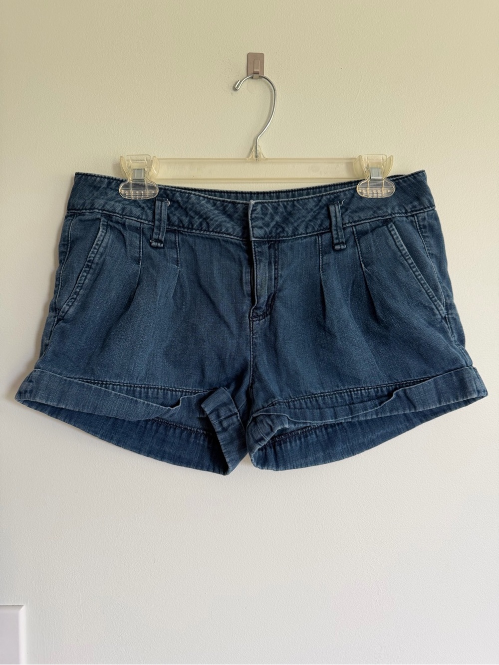 American Eagle Casual Denim Pleated Women’s Shorts - Blue Relaxed Versatile